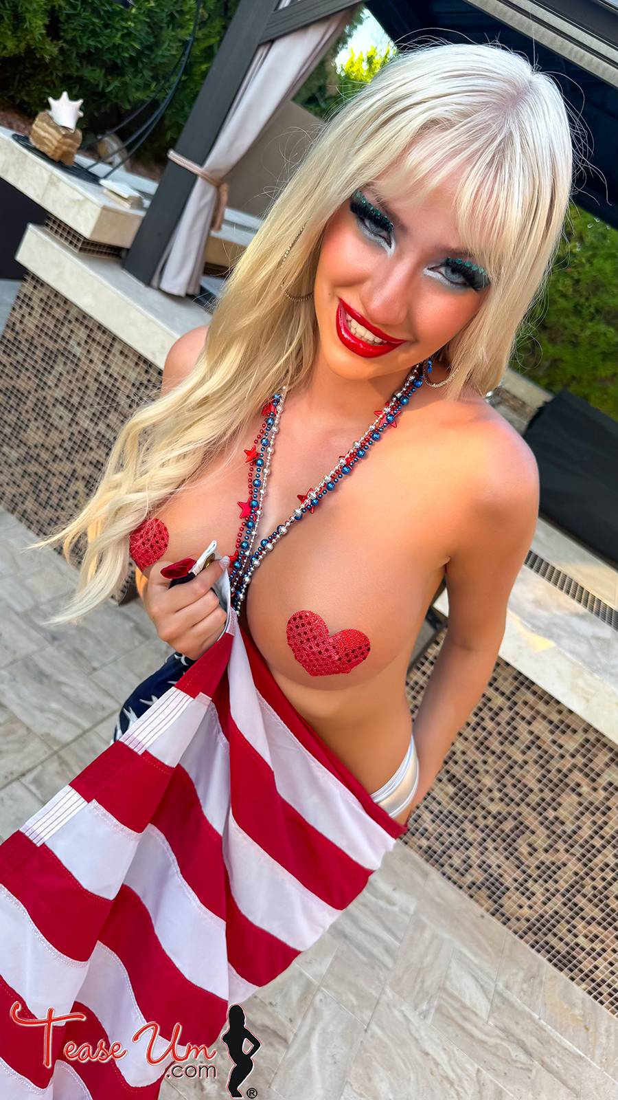 Ivy Siren Big Boobs Blonde Hair Go USA thumb 2