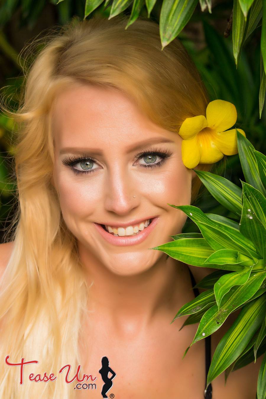LayCee Raine Busty Blonde in a Beautiful Background  thumb 1