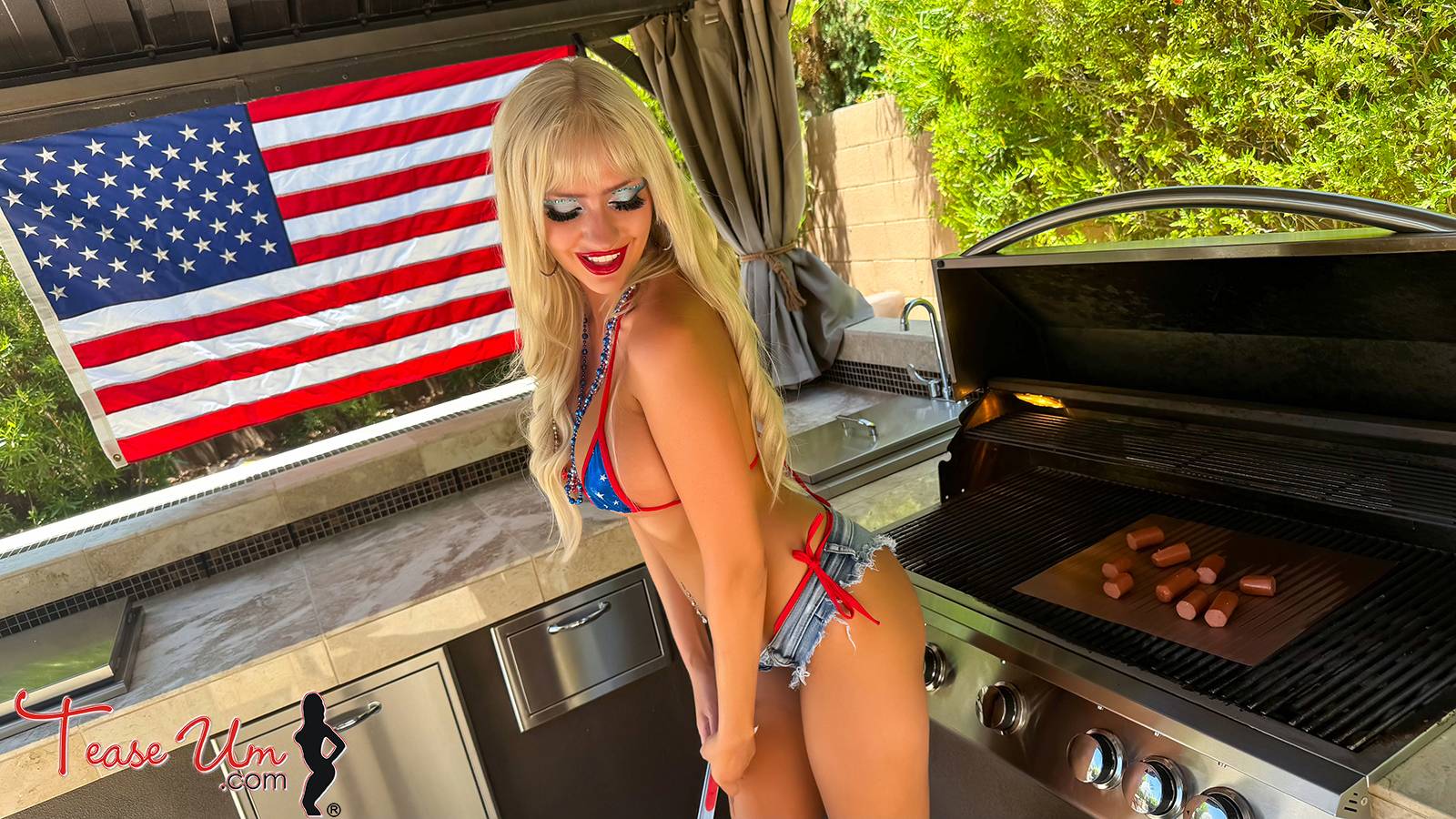 Ember Rein Bombshell Making Hotdogs  thumb 2
