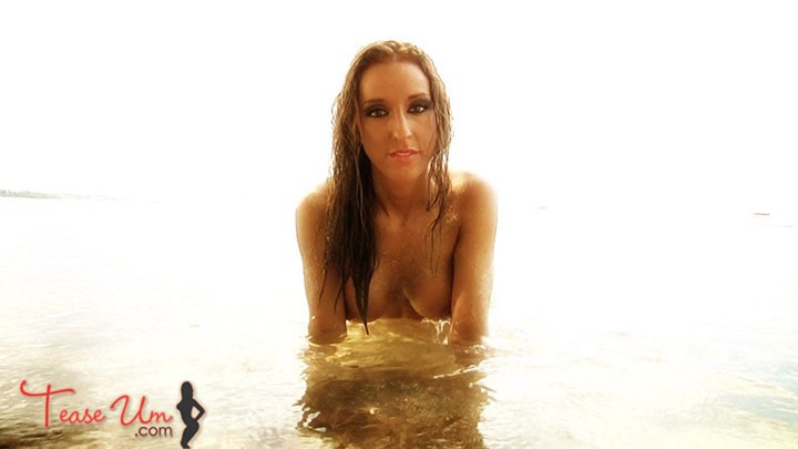 Samantha Shane Crazy Hot Bikini Beauty